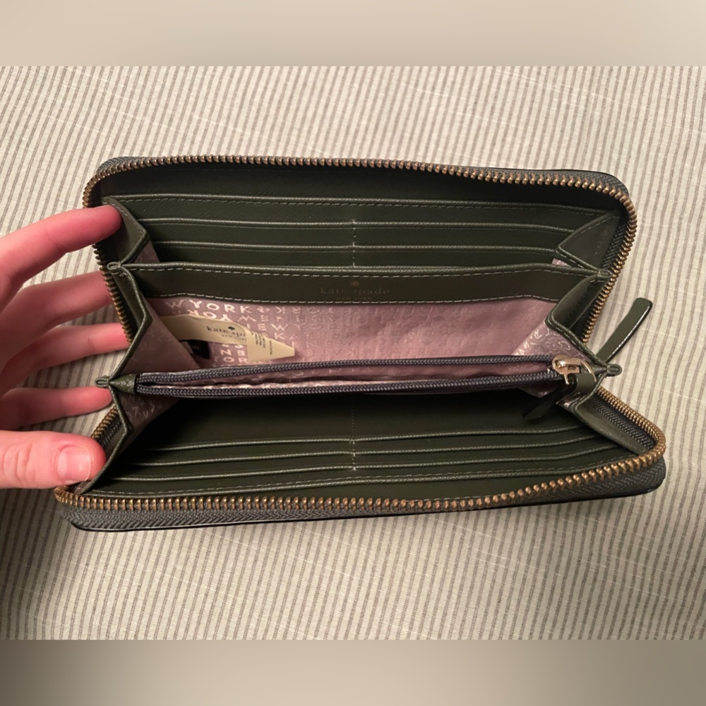 Kate Spade Wallet - Picture 2 of 2